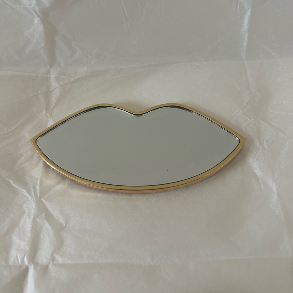 YSL Beaute Lips Mirror - Picture 2 of 3